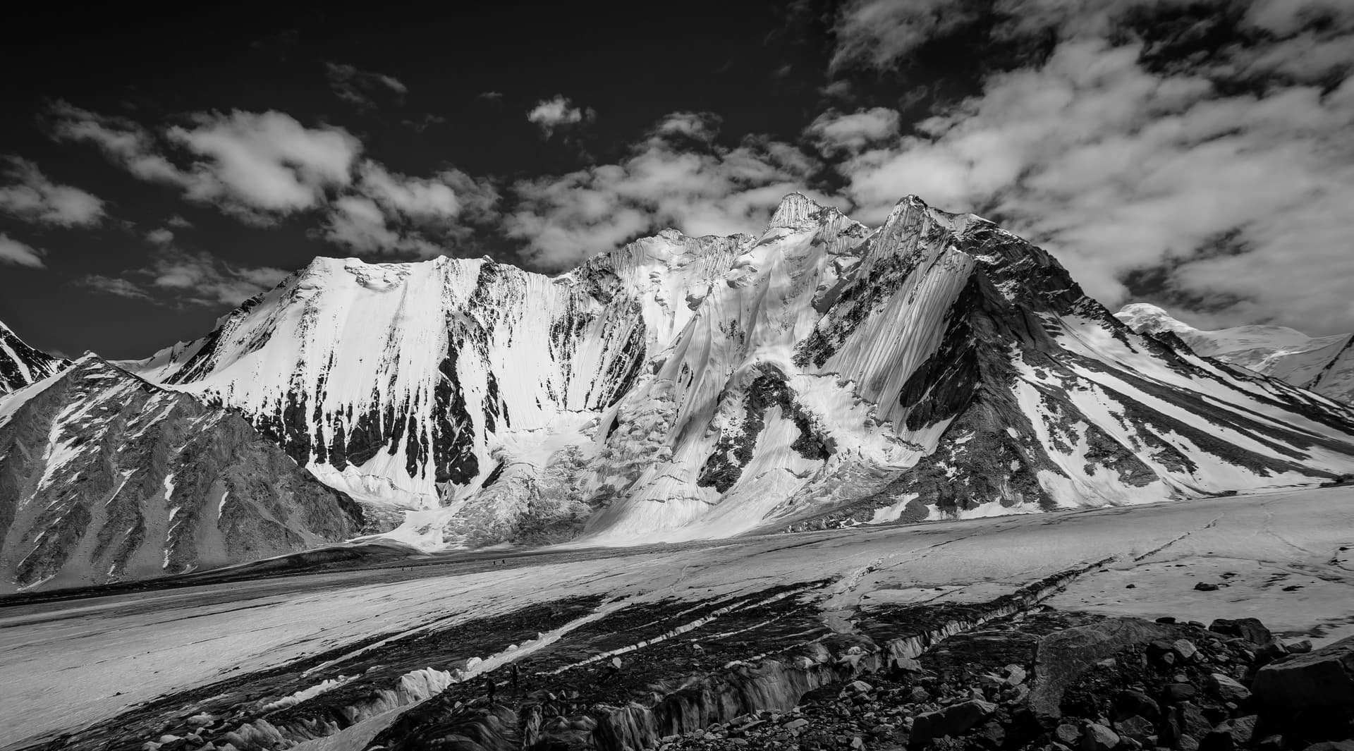 Chogholisa_Peak.jpg