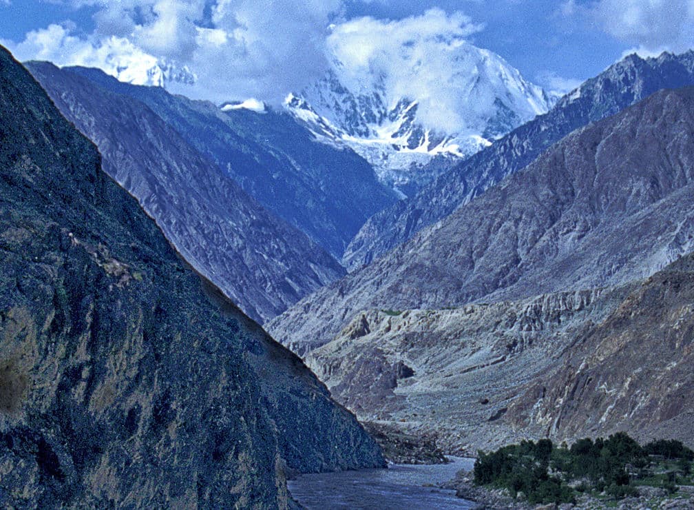 Nanga_Parbat_Indus_Gorge.jpg