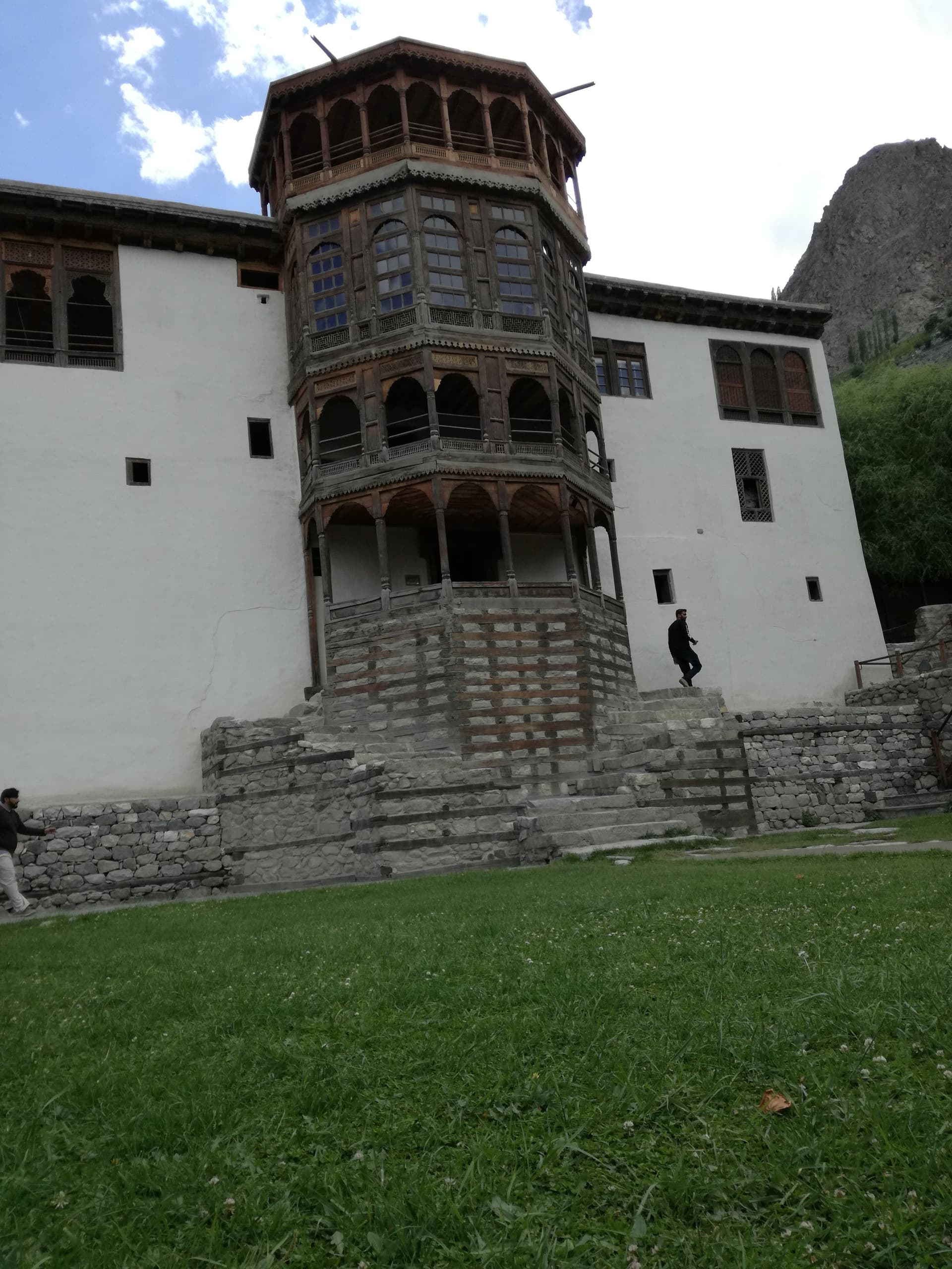 Khaplu_Palace_Front_View.jpg