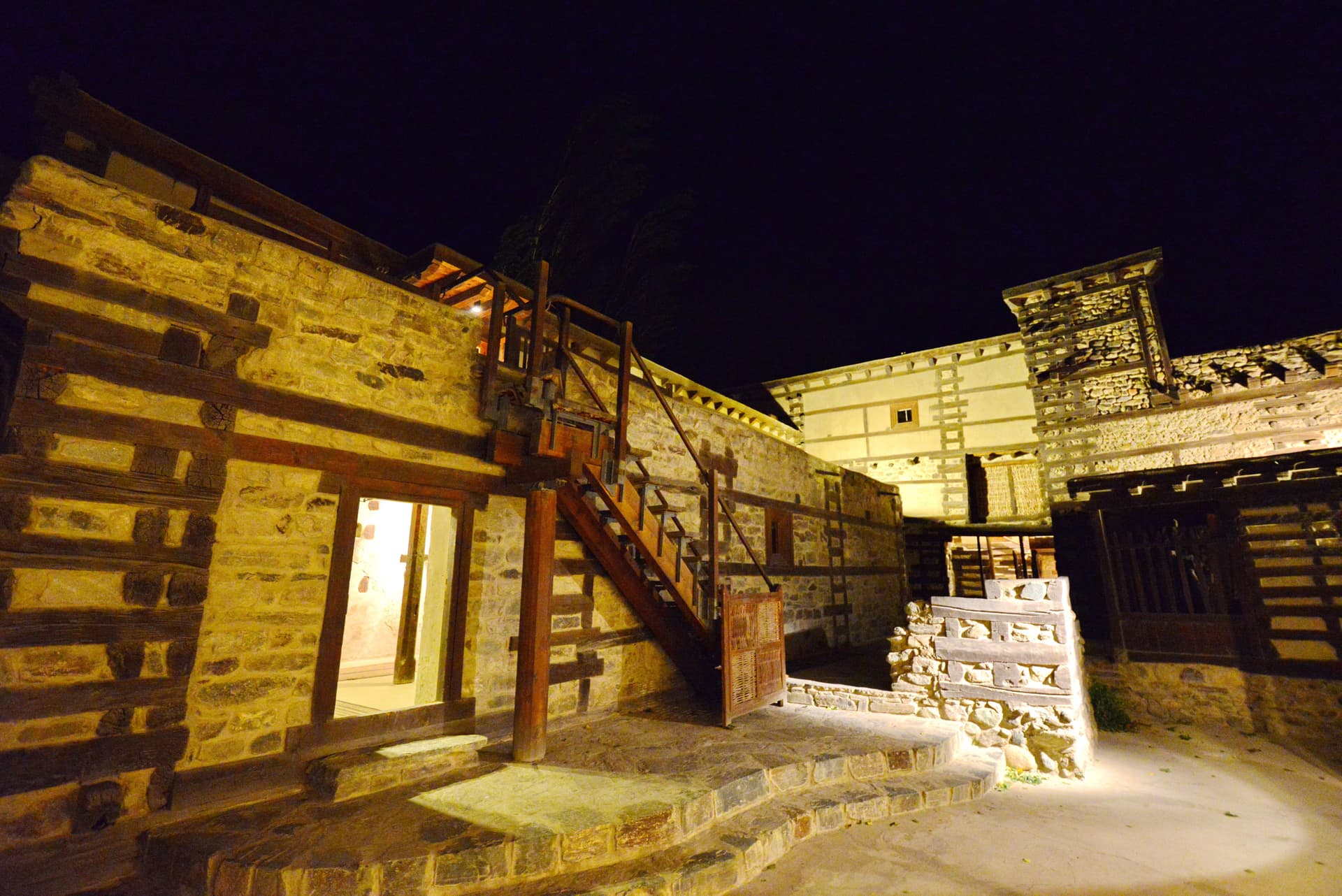 Shigar_Fort_LHR_1055.jpg
