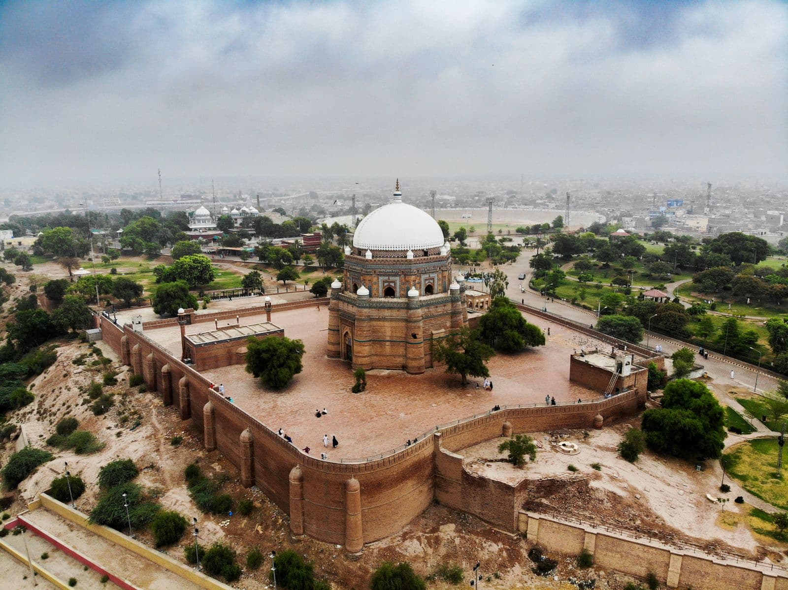 Shrine_Shah_Rukn-e-Alam.jpg