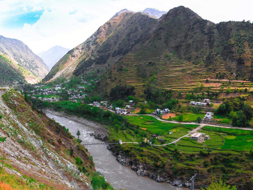 Neelum_vally,_azad_kashmir.jpg