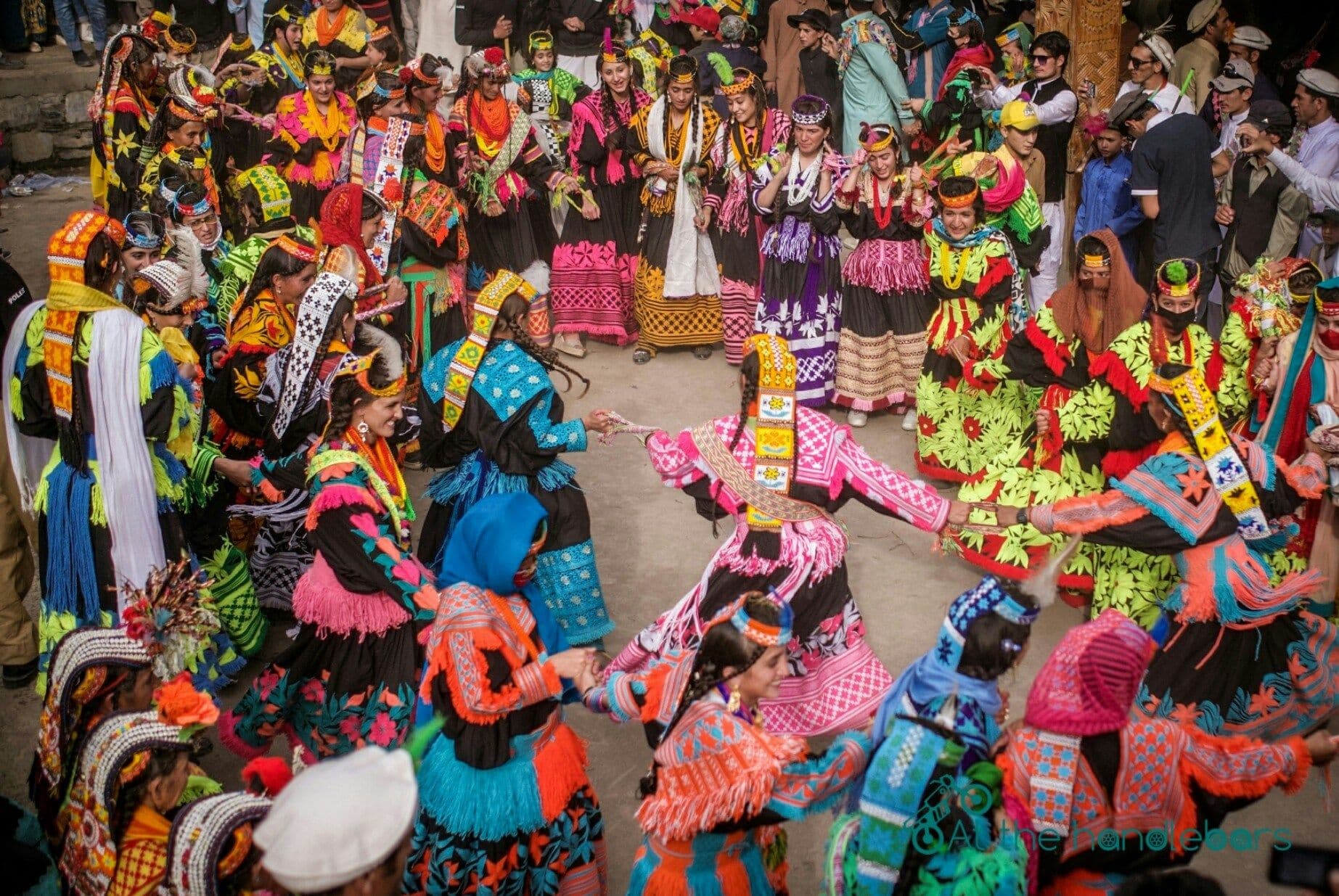 Pakistan_valley_kalash_people_festival.jpg